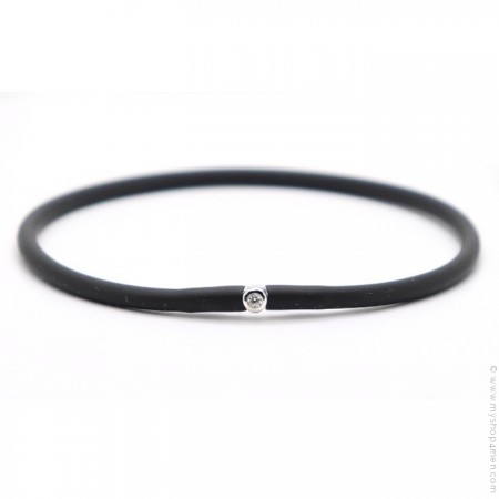 My first diamond black bracelet